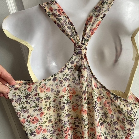 Floral cute top size S/XS - Picture 9 of 9